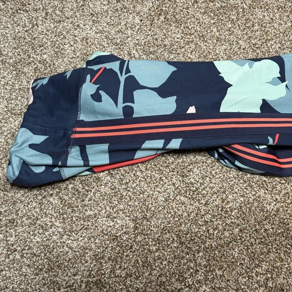 Champion Navy and Coral Floral Leggings - Picture 10 of 10